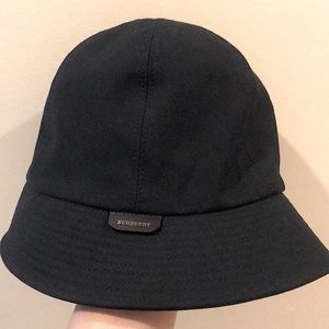 BURBERRY black bucket hat size small authentic ⭐️